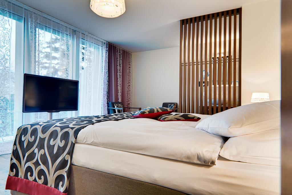 Belvedere Strandhotel Spiez Exterior foto